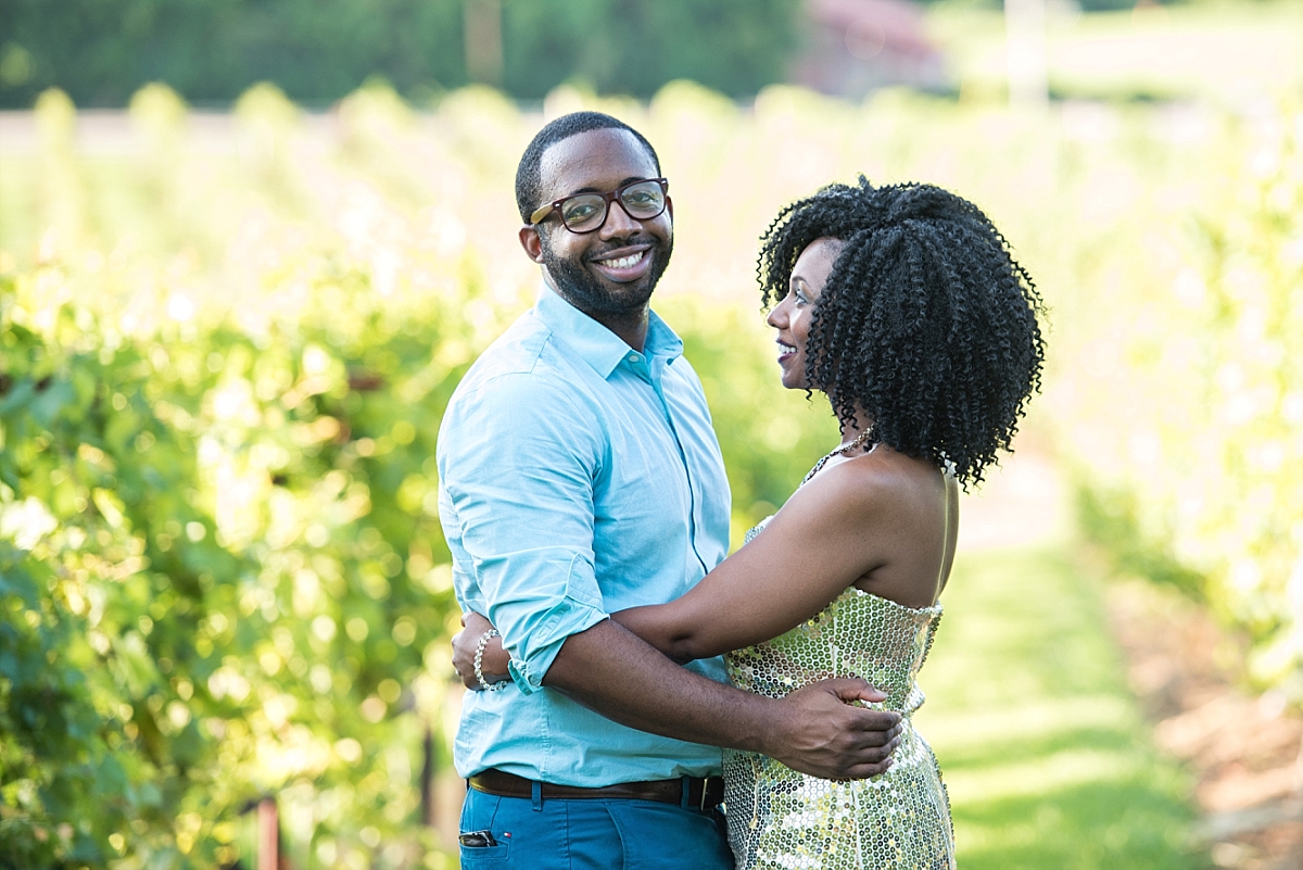 Couples' anniversary photos in Nashville vineyard