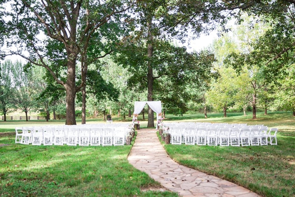 Fall Wedding at Iriswoods outside of Nashville, Tennessee